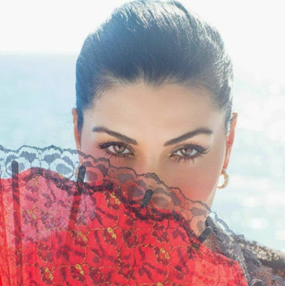 Meet your Posher, Roxanna - Picture 1 of 1